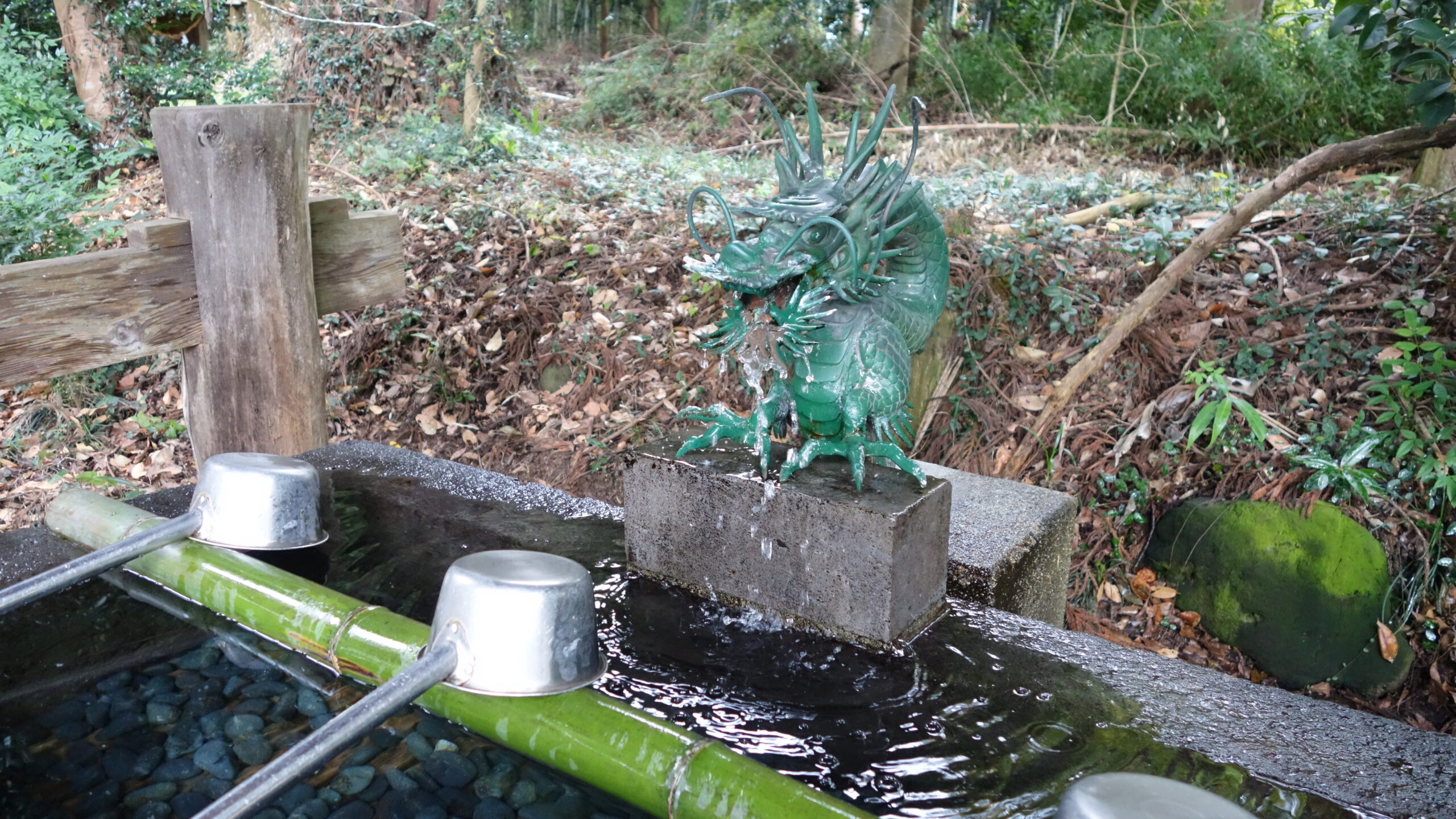 手水舎の実写写真